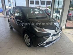 Schwarz Gebraucht 2018 Toyota Aygo X-play Kleinwagen | 9.300 € (Guter Preis)
