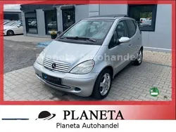 Grau Gebraucht 2002 Mercedes A140 Avantgarde Van / Kleinbus | 3.999 € (Teuer)