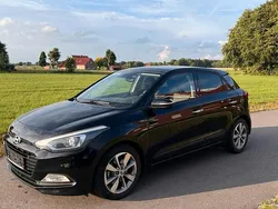 Schwarz Gebraucht 2016 Hyundai i20 Active Kleinwagen | 7.795 € (Fairer Preis)