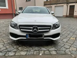 Weiß Gebraucht 2016 Mercedes E220 Limousine | 20.900 € (Etwas zu teuer)