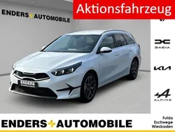 Weiss Neu 2025 Kia Ceed Sportswagon Vision Kombi | 26.690 € (Etwas zu teuer)