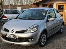 Silber Gebraucht 2006 Renault Clio II Dynamique Limousine | 1.390 € (Superpreis)