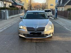 Grau Gebraucht 2016 Skoda Superb Kombi | 11.500 € (Superpreis)