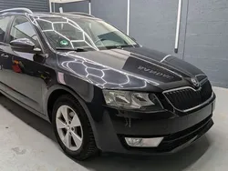 Schwarz Gebraucht 2013 Skoda Octavia Elegance Kombi | 5.990 € (Guter Preis)