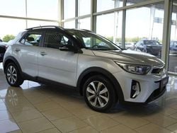Silber / schwarz Gebraucht 2023 Kia Stonic SUV | 16.600 € (Fairer Preis)