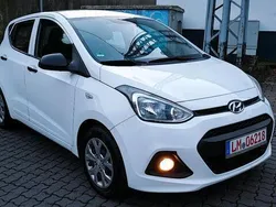 Weiß Gebraucht 2015 Hyundai i10 Kleinwagen | 6.350 € (Fairer Preis)