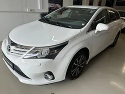 Weiß Gebraucht 2014 Toyota Avensis Comfort Kombi | 8.490 € (Fairer Preis)