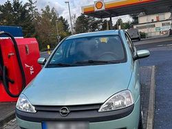 Grün Gebraucht 2002 Opel Corsa Coupé | 1.300 € (Etwas zu teuer)