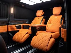 Schwarz Gebraucht 2024 Mercedes V300 Van / Kleinbus | 233.240 €