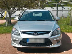 Silber Gebraucht 2011 Hyundai i30 Classic Kleinwagen | 3.600 € (Fairer Preis)