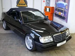 Schwarz Gebraucht 1995 Mercedes E320 Cabrio | 36.990 €