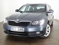 Grau Gebraucht 2013 Skoda Superb Kombi | 10.990 € (Teuer)