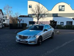 Silber Gebraucht 2010 Mercedes E350 Limousine | 11.999 € (Fairer Preis)