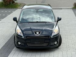 Grau Gebraucht 2011 Peugeot 5008 Van / Kleinbus | 6.650 € (Fairer Preis)
