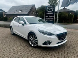 Weiß Gebraucht 2015 Mazda 3 Sports-Line Kleinwagen | 11.950 € (Fairer Preis)
