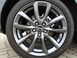 Weiß Gebraucht 2024 Mazda 3 Center-Line Limousine | 23.980 € (Etwas zu teuer)