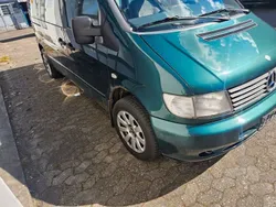 Grün Gebraucht 2001 Mercedes Vito Van / Kleinbus | 1.600 €