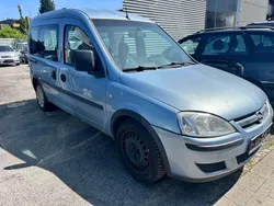 Aeroblau mi2 Gebraucht 2005 Opel Combo Edition Van / Kleinbus | 2.999 € (Teuer)