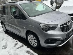 Kontrast grau Gebraucht 2024 Opel Combo-e Life Ultimate Van / Kleinbus | 26.900 € (Fairer Preis)