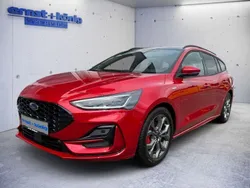 Fantasticrot metallic Gebraucht 2025 Ford Focus ST-Line X Limousine | 29.980 € (Fairer Preis)