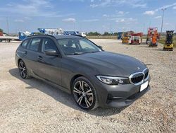 Grau Gebraucht 2022 BMW 330 Luxury Line Kombi | 23.190 € (Fairer Preis)