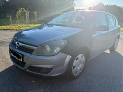 Silber Gebraucht 2004 Opel Astra Kleinwagen | 1.000 € (Superpreis)