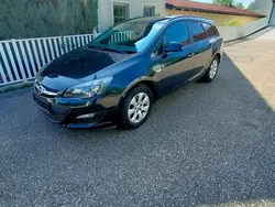 Schwarz Gebraucht 2015 Opel Astra Kombi | 2.999 € (Guter Preis)