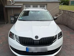 Weiß Gebraucht 2019 Skoda Octavia Soleil Kombi | 14.000 € (Guter Preis)