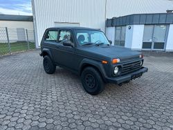 Schwarz Gebraucht 2011 Lada niva SUV | 6.950 € (Guter Preis)