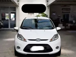 Weiß Gebraucht 2009 Ford Fiesta Titanium Kleinwagen | 5.199 € (Fairer Preis)