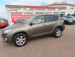 Braun Gebraucht 2011 Toyota RAV4 Life SUV | 10.700 € (Fairer Preis)
