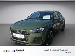 Distriktgrün metallic Gebraucht 2024 Audi A1 Basis Kleinwagen | 21.890 € (Superpreis)