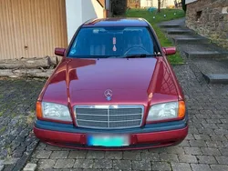 Rot Gebraucht 1994 Mercedes C180 Limousine | 2.999 €