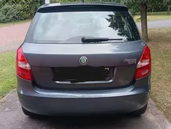 Grau Gebraucht 2009 Skoda Fabia Classic Limousine | 3.090 € (Teuer)