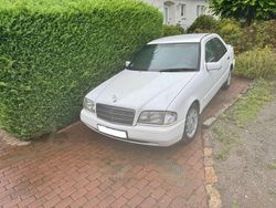 Weiß Gebraucht 1994 Mercedes C180 Limousine | 5.000 €