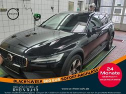 Schwarz onyx black / metallic Gebraucht 2023 Volvo V60 CC Plus Kombi | 36.990 € (Guter Preis)