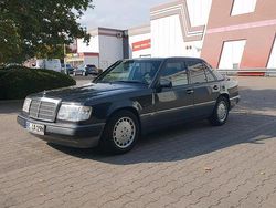 Schwarz Gebraucht 1991 Mercedes E230 Sportline Limousine | 5.999 €