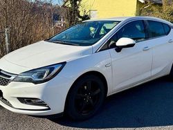 Weiß Gebraucht 2017 Opel Astra Ultimate Limousine | 12.200 € (Fairer Preis)