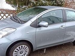 Silber Gebraucht 2010 Toyota Yaris Kleinwagen | 4.200 € (Guter Preis)