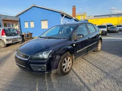 Blau Gebraucht 2005 Ford Focus Ghia Limousine | 1.450 € (Superpreis)