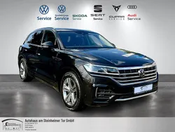Braun Gebraucht 2023 VW Touareg R-line SUV | 43.890 €