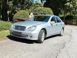 Silber Gebraucht 2006 Mercedes C200 Limousine | 2.990 €