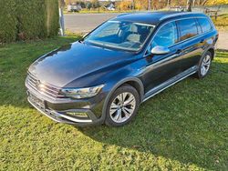 Grau Gebraucht 2022 VW Passat Alltrack Kombi | 30.800 € (Guter Preis)