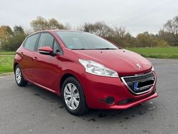 Rot Gebraucht 2015 Peugeot 208 Active Kleinwagen | 6.399 € (Fairer Preis)