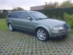 Grün Gebraucht 2001 VW Passat Executive Kombi | 1.799 € (Superpreis)