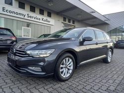 Grau Gebraucht 2023 VW Passat Business Kombi | 27.770 € (Guter Preis)