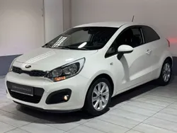 Weiß Gebraucht 2015 Kia Rio DREAM-TEAM Edition | 6.270 € (Etwas zu teuer)