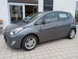 Grau Gebraucht 2019 Hyundai ix20 Van / Kleinbus | 12.990 € (Fairer Preis)