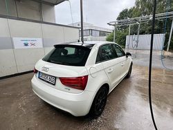 Weiß Gebraucht 2012 Audi A1 Sportback Kleinwagen | 5.000 € (Fairer Preis)