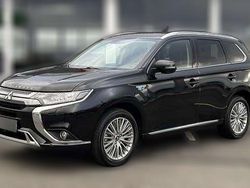 Schwarz metallic Gebraucht 2021 Mitsubishi Outlander P-HEV Spirit | 28.850 € (Teuer)